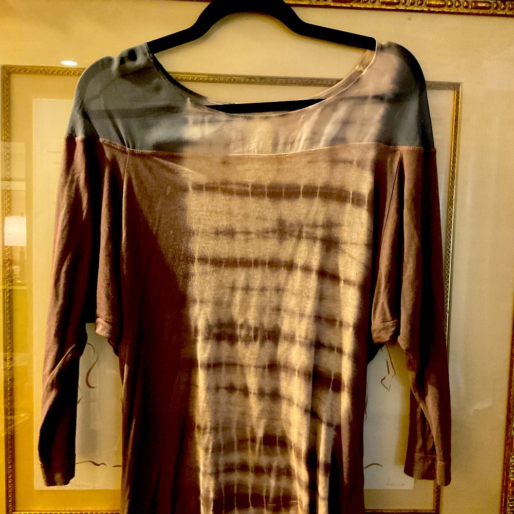 Women’s oceanic print top